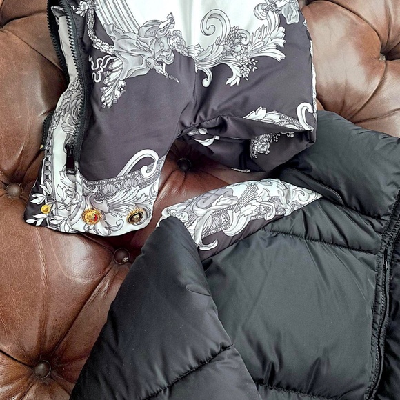 New Authentic Versace Medusa Down Puffer Jacket US 8, UK 12, 40 France 1012541 - Picture 9 of 15